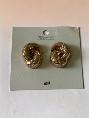 H&M Gold Recycled Zinc Seashell Clip On Earrings NEW NWT